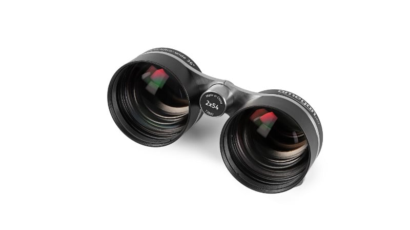 De Omegon-sterrenkijker bestaat uit 54 mm-lenzen met een coating voor heldere en scherpe beelden