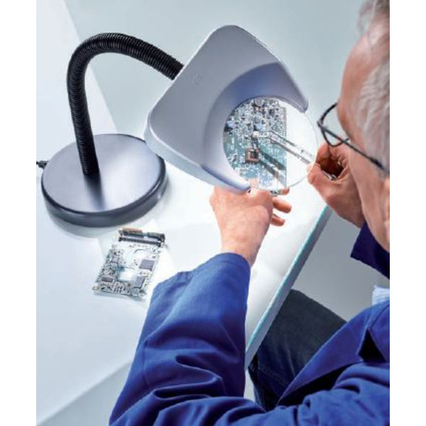 Schweizer Vergrootglazen Loeplamp Tech-Line LED TISCHFUSS Bifo 4500K, 2x/3X, Ø120/31,5mm, bifocaal, biconvex