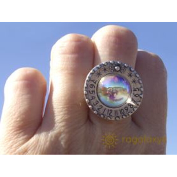 Ragalaxys Sundial Ring Saturn Iridiscent