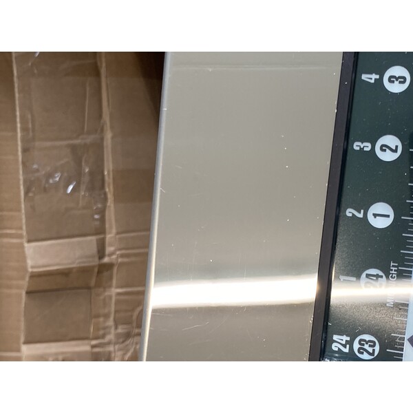 Geochron Original Kilburg in polierter Edelstahlausführung und schwarzen Zierleisten (Normale Gebrauchsspuren)