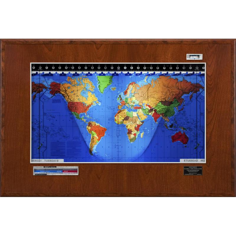 Geochron Boardroom model, in echt kersenhout, met zilverkleurige sierlijst