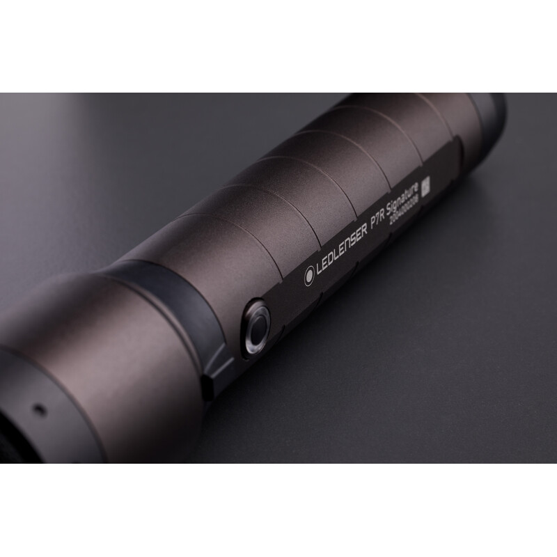 LED LENSER Zaklamp P7R Handtekening